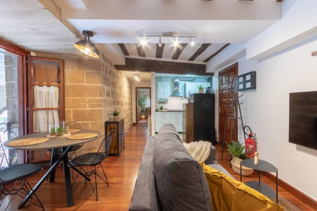 Precioso Apartamento En Antiguo Palacio Bilbao Exteriör bild